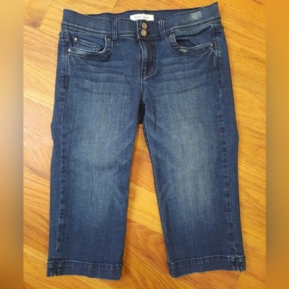 White House Black Market Size 2R Pedal Pushers - Button‎ - Zip Closure